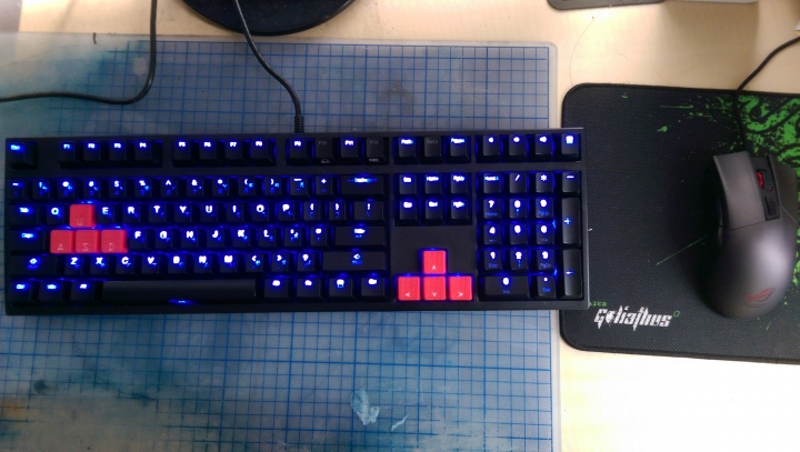 [開箱] ASUS ROG GLADIUS 電競滑鼠