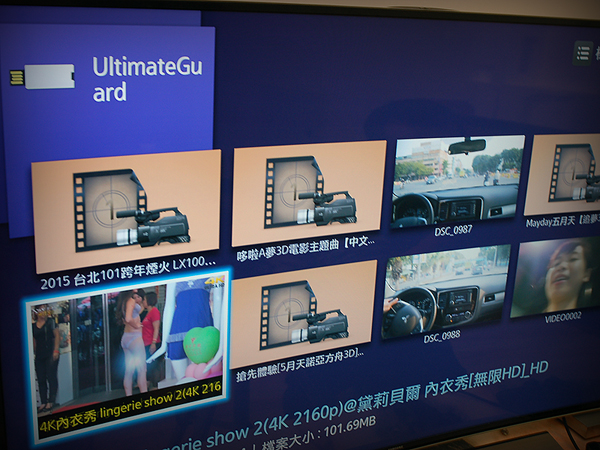 有了【Samsung 黃金曲面電視】妝點居家生活成《影城》U9000