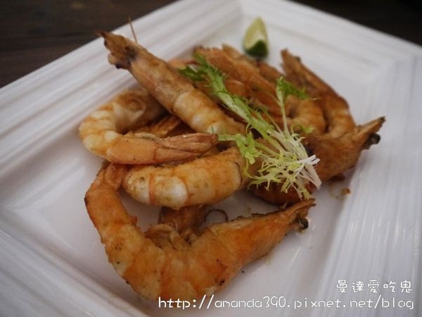 【台南美食】金色三麥(南紡購物中心5樓)。聚餐買醉好去處｜啤酒｜音樂｜德國豬腳｜義大利麵