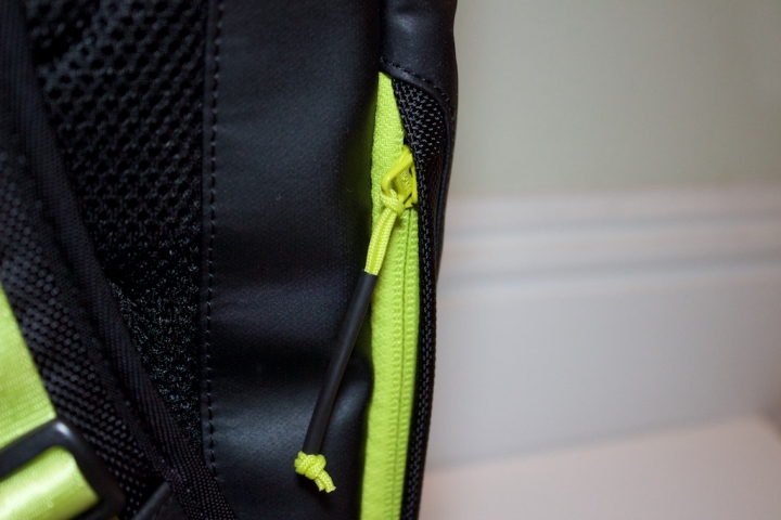 [開箱] Incase Range Backpack Black/Lumen