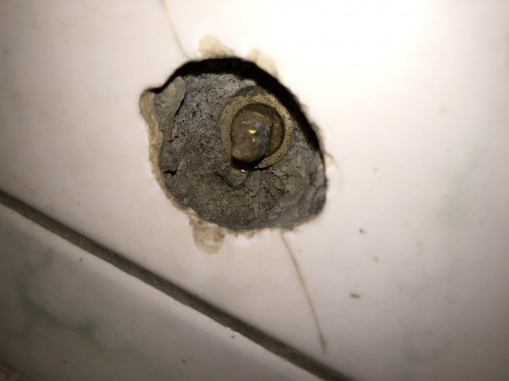 這樣的自來水總開關哪裡找?