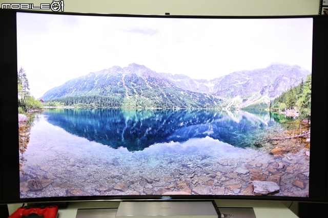 (多圖+影片)星春飛羊 Samsung 4K黃金曲面電視UHD TV CURVED 55HU9000開箱試用體驗文之我戀愛了