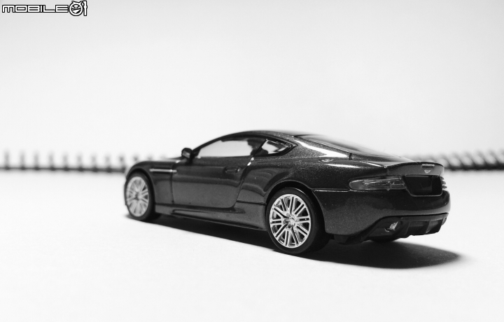 1/64 Aston Martin