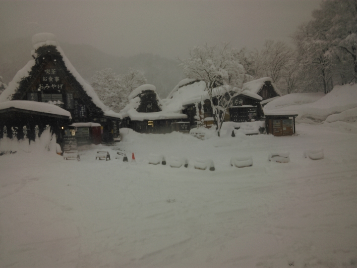 大雪下的白川鄉合掌村(2015-2-14日)