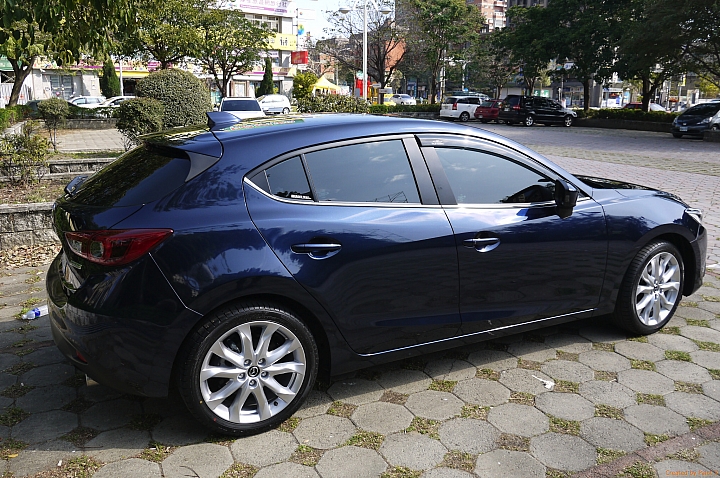 All-new Mazda3 5D頂 星燦藍 開箱