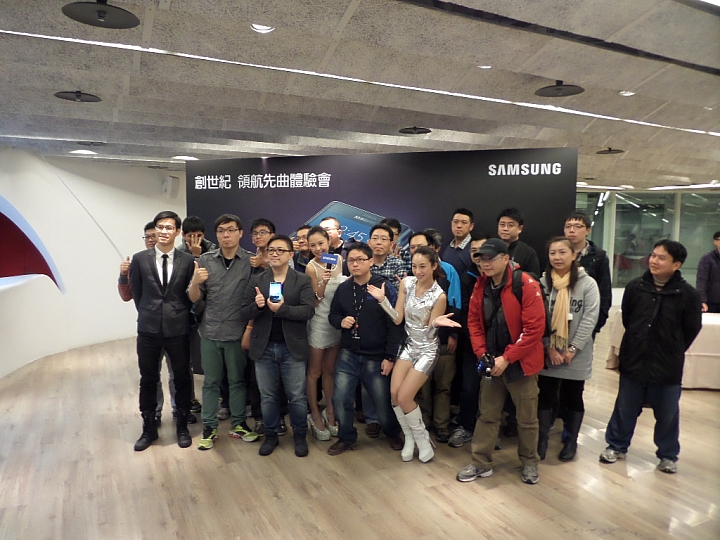 (體驗活動心得)  世界先曲、側動眼界、看得更多、玩得更爽 - Samsung GALAXY Note Edge 創世紀 - 領航先曲體驗會