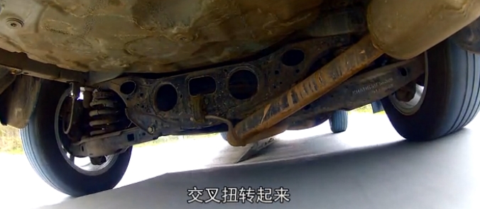 看10萬RMB的中國車玩「魚鉤測試」