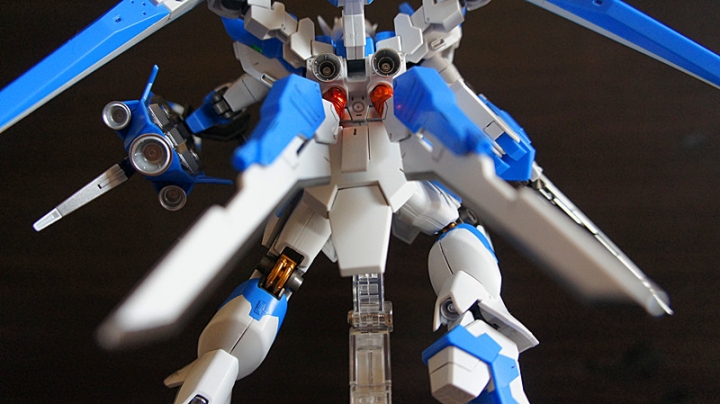HGBF 1/144 Hi-v GUNDAM VRABE