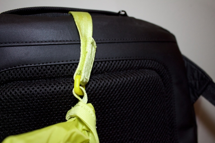 [開箱] Incase Range Backpack Black/Lumen