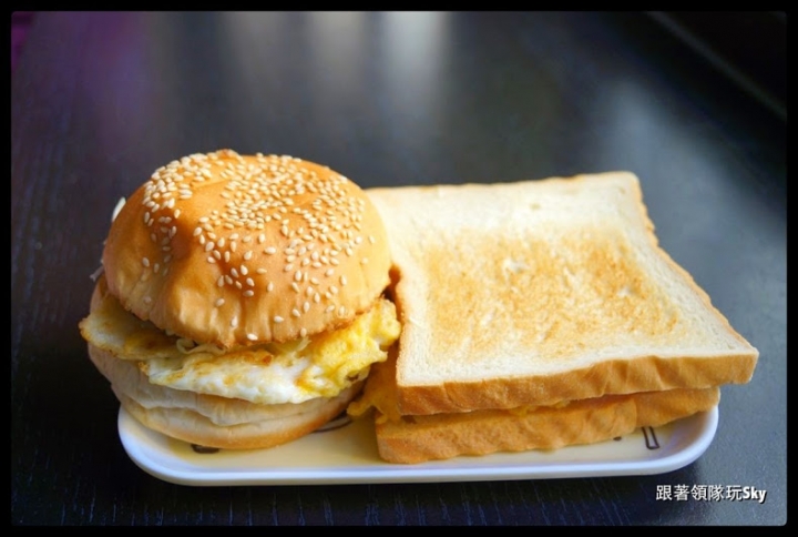 台南美食推薦-在地人愛吃的隱藏版早餐[ 哈利速食 ](食尚玩家推薦)