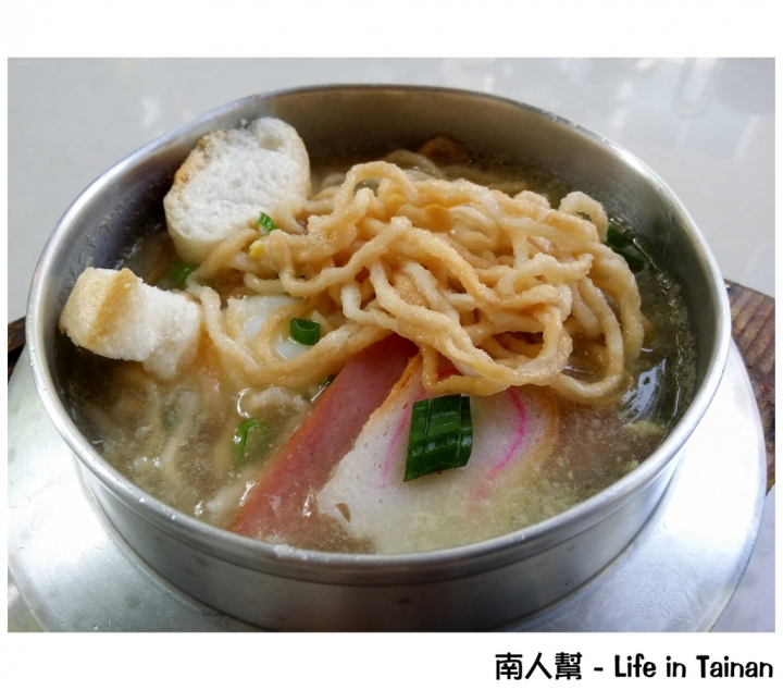 【台南市南區-美食】觀光城旁小時候的記憶#閒情鍋燒意麵#