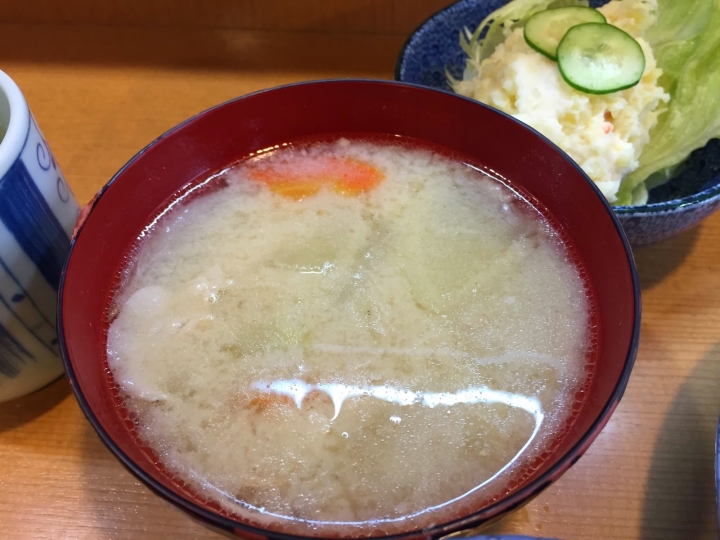 [東京-新橋] 燕樂豬排，林氏壁強力推薦，不科學的豬排厚度+不科學的美味程度