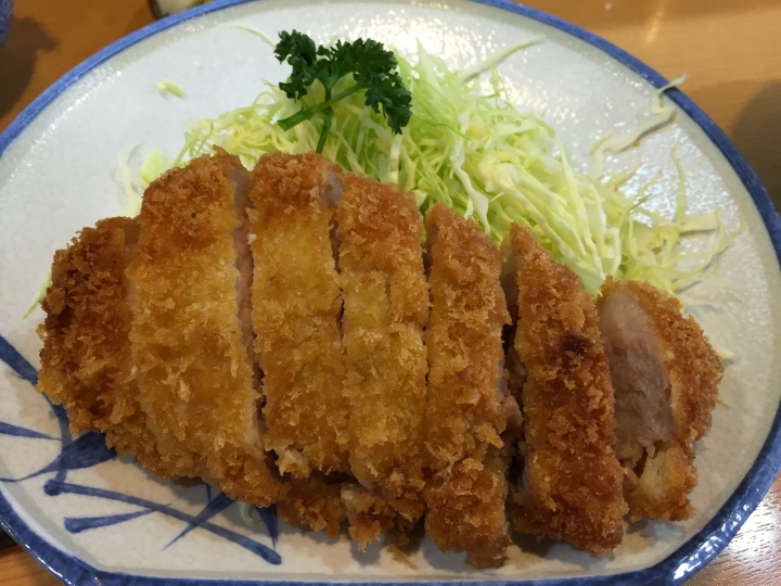 [東京-新橋] 燕樂豬排，林氏壁強力推薦，不科學的豬排厚度+不科學的美味程度