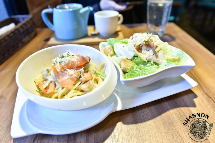 台北大安區[Homie Cafe]聚餐、義大利麵、帕尼尼、沙拉、約會、下午茶(捷運忠孝敦化站)