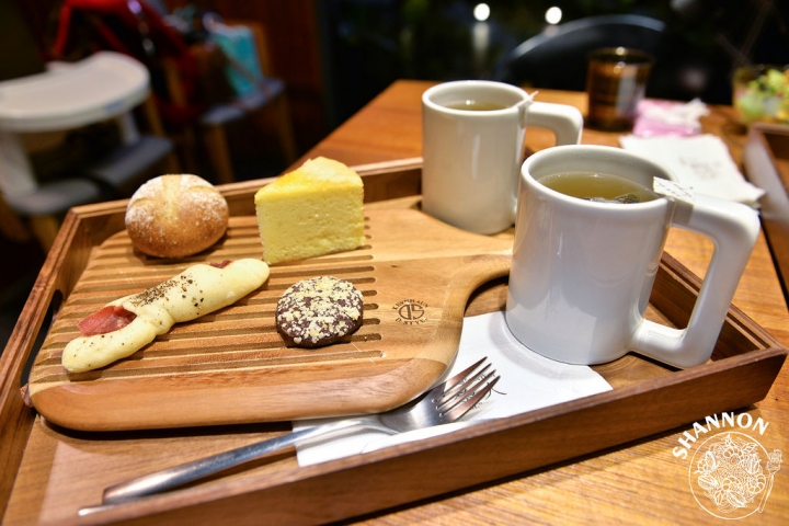 台北大安區[小巴黎人 麵包製作所]簡餐、套餐、咖啡廳、麵包、飲品(捷運科技大樓站)