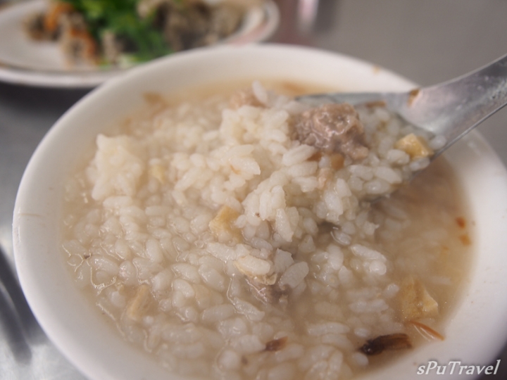 [食記] sPu@ 台北中正區 排隊人氣美食、鹹粥小菜好好食─汀洲路無名鹹粥...紅燒肉