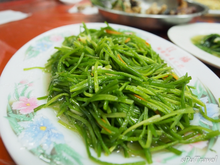 [食記] sPu@ 宜蘭冬山 隱藏低調美食、心目中No.1的桶仔雞─上旺土雞城..近梅花湖、順進蜜餞行
