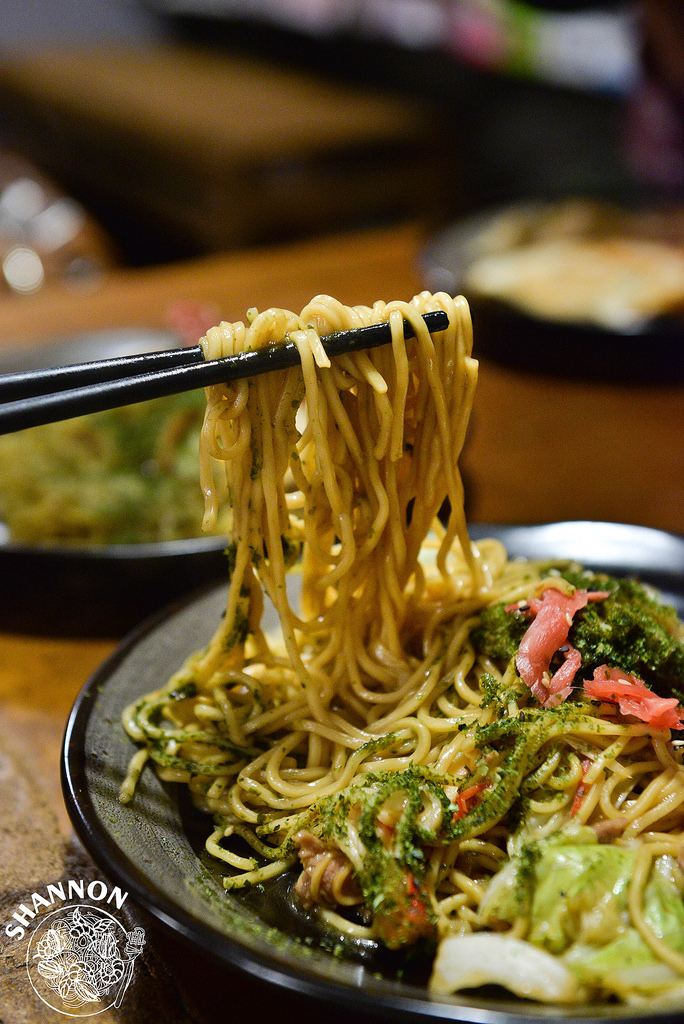 高雄新興區[鉄井家 焼き餃子]日式、炒麵、烏龍麵、小吃、煎餃、聚餐、平價、六合夜市