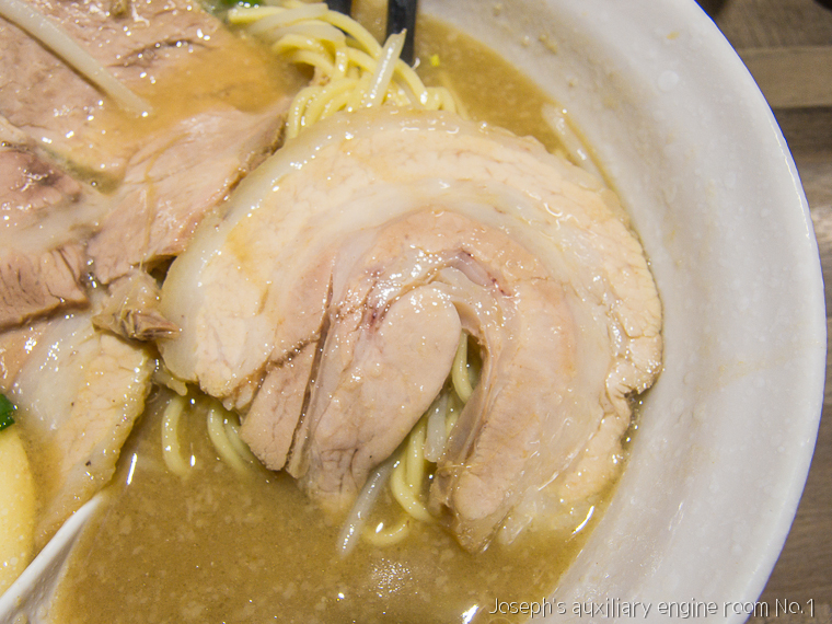 [台北]少了些鹹味的魚系豚骨拉麵 麵屋輝