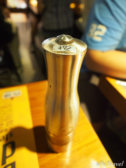 [食記] sPu@ 台北士林區 角頭炙燒牛排 Cow Boss(士林夜市內)─大推爆漿餐包呀!!