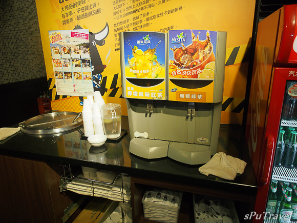 [食記] sPu@ 台北士林區 角頭炙燒牛排 Cow Boss(士林夜市內)─大推爆漿餐包呀!!