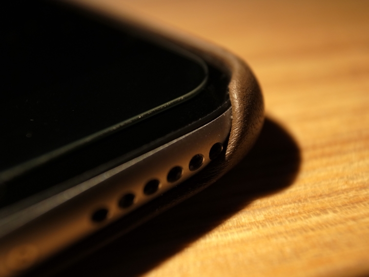 ［分享］iPhone 6 太空灰 ＋ 原廠皮質保護殼 咖啡色