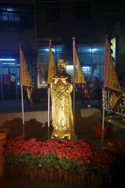 藉由台鐵與高鐵，去台中找尋ibike與BRT，嘗試參觀台中燈會[豐原廟東][大里文創][台中公園][烏日高鐵][傷眼圖多請包涵]