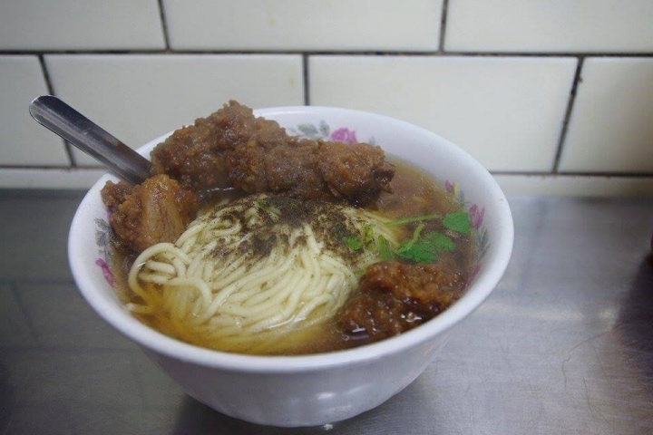 藉由台鐵與高鐵，去台中找尋ibike與BRT，嘗試參觀台中燈會[豐原廟東][大里文創][台中公園][烏日高鐵][傷眼圖多請包涵]
