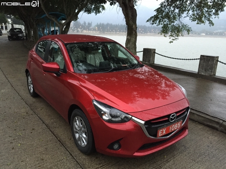 ALL NEW MAZDA 2 頂級  開箱文~~~~~~~~~~更新幾張內裝照片