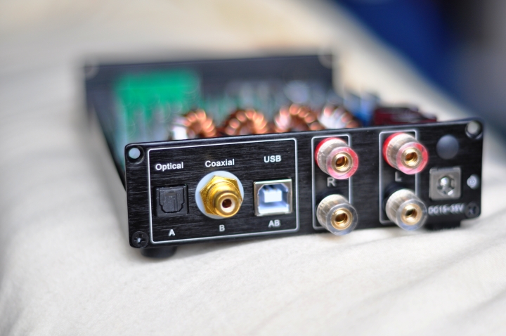 (開箱)新基音學XES-Z1 數位擴大機 + Smart 2 Plus喇叭