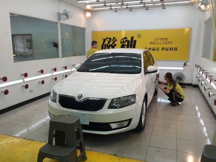 家庭好房車2015年式Octavia 1.6 TDI 開箱