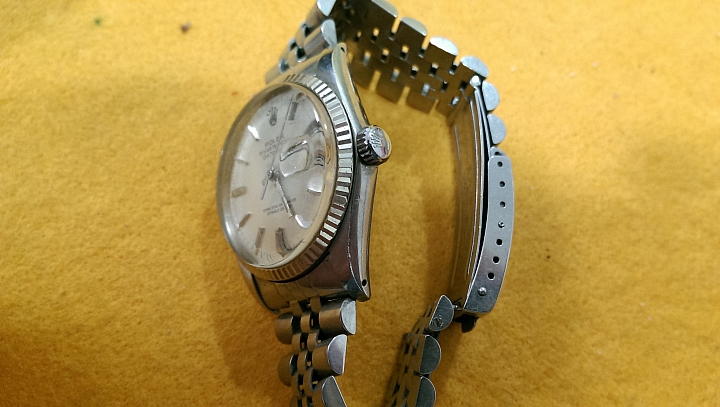 想請教2支 ROLEX 老錶型號