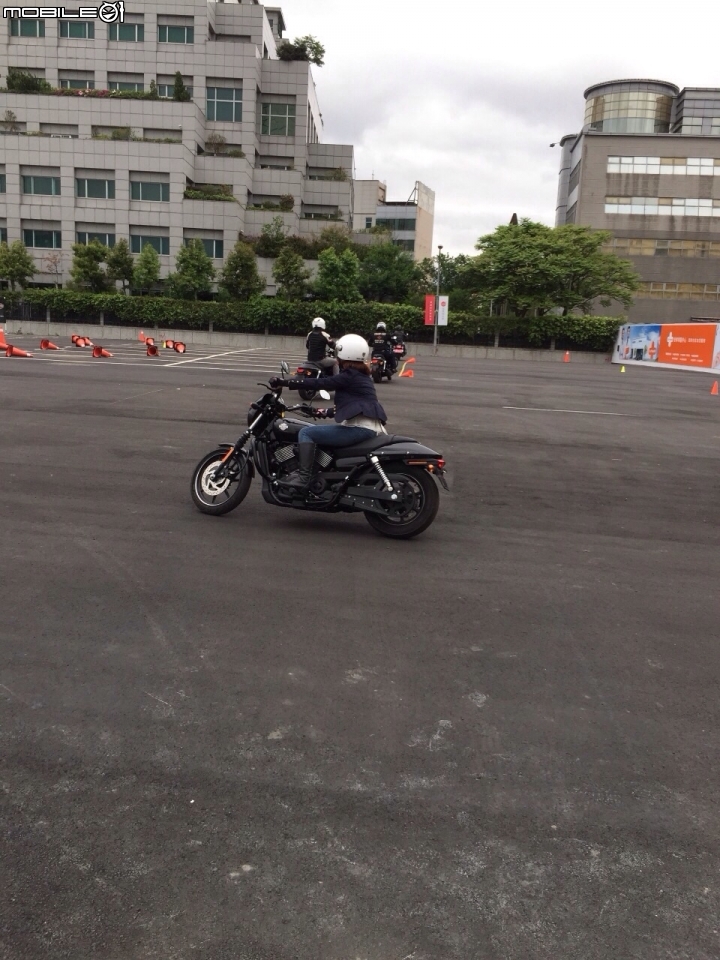 哈雷750 街車試乘
