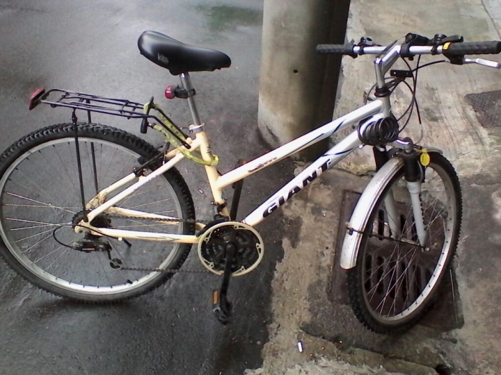MERIDA RIDE 901-2015版 和 GIANT R2200 哪一輛比較推薦新手