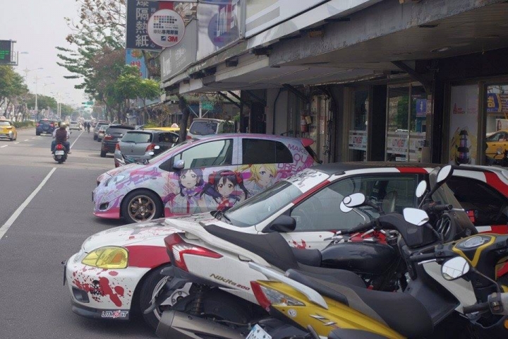 藉由台鐵與高鐵，去台中找尋ibike與BRT，嘗試參觀台中燈會[豐原廟東][大里文創][台中公園][烏日高鐵][傷眼圖多請包涵]