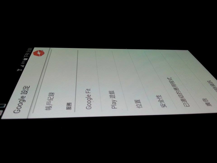 NOTE 4 新機 這個角度看螢幕 上下顏色不一樣 是正常的嗎?