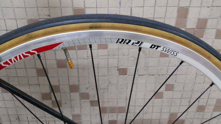 新輪組DT Swiss RR21