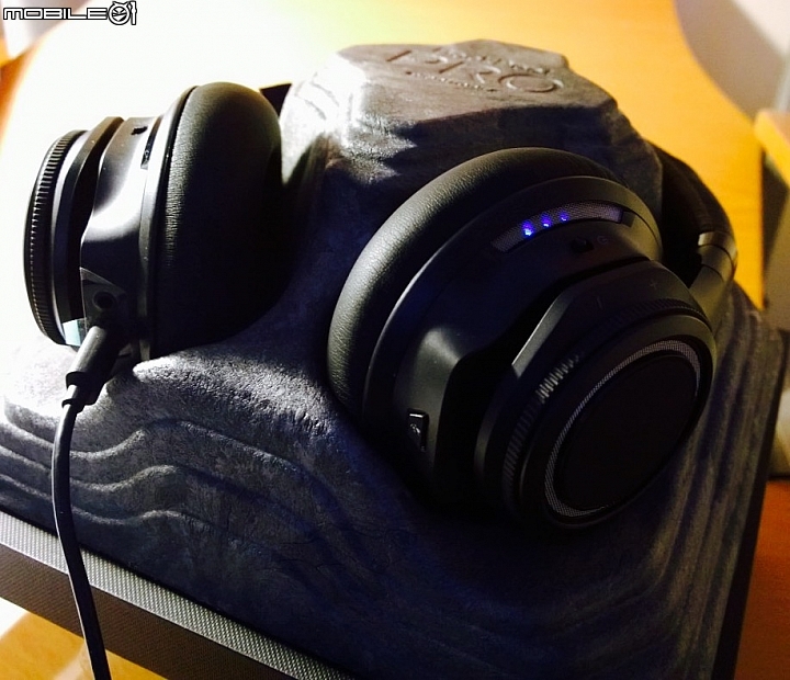 [純分享]冷門超耳機 Plantronics BackBeat PRO 無線降噪耳機開箱