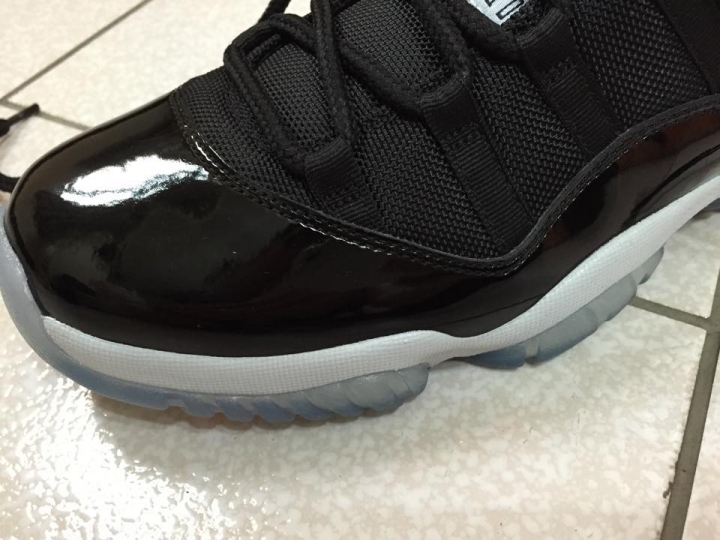 各位大大 幫我鑑定一下 JORDAN 11 LOW INFRARED 真假