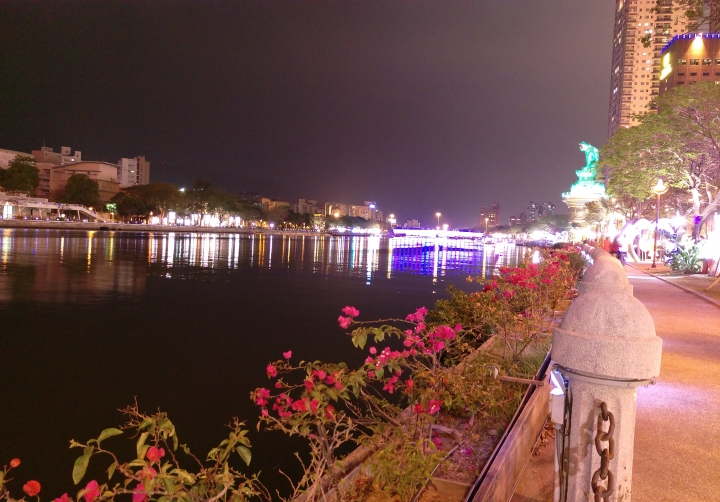 就是要一直批評m9夜拍就是了～