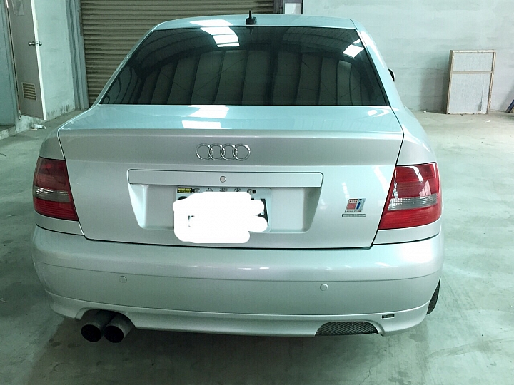 請問有人知道這台 1999 1.8T RS4 ？