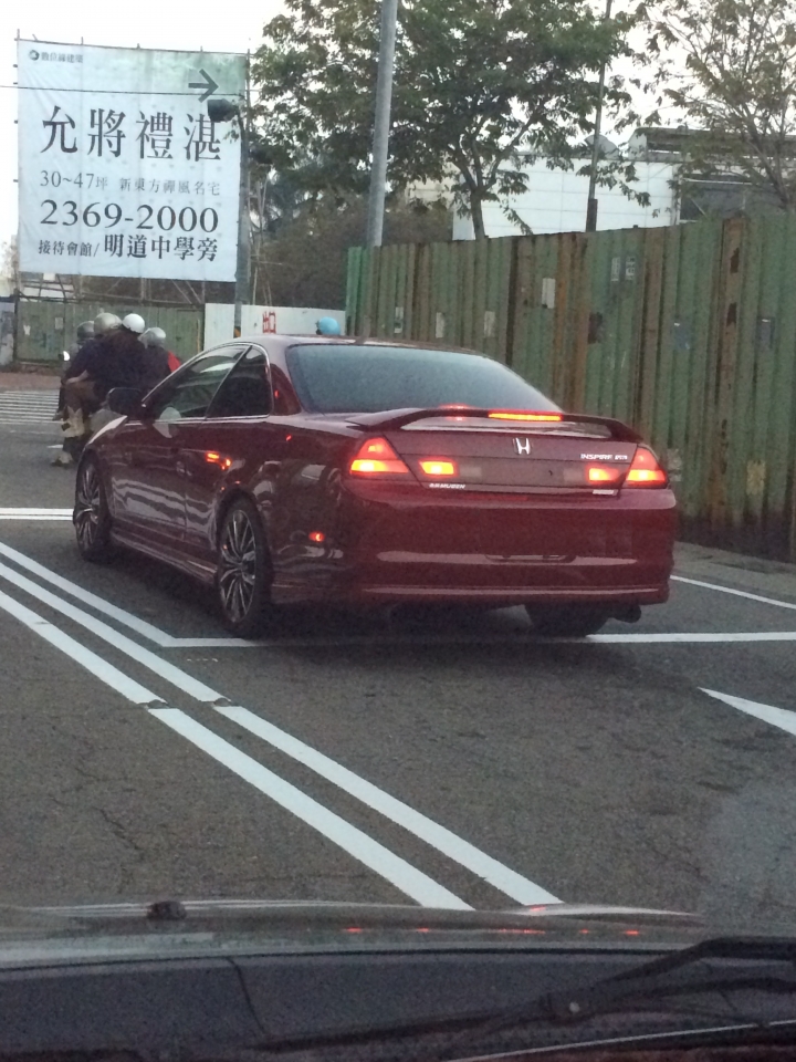 這車~~~~超帥的呀!!