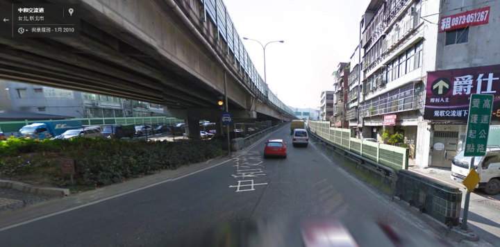國道警察認證，高速公路交流道上這樣的行為不算「插隊」，還要「禮讓」！