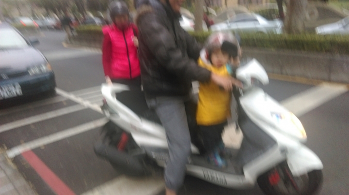 教小孩違規檢舉的行為是對的，但……………
