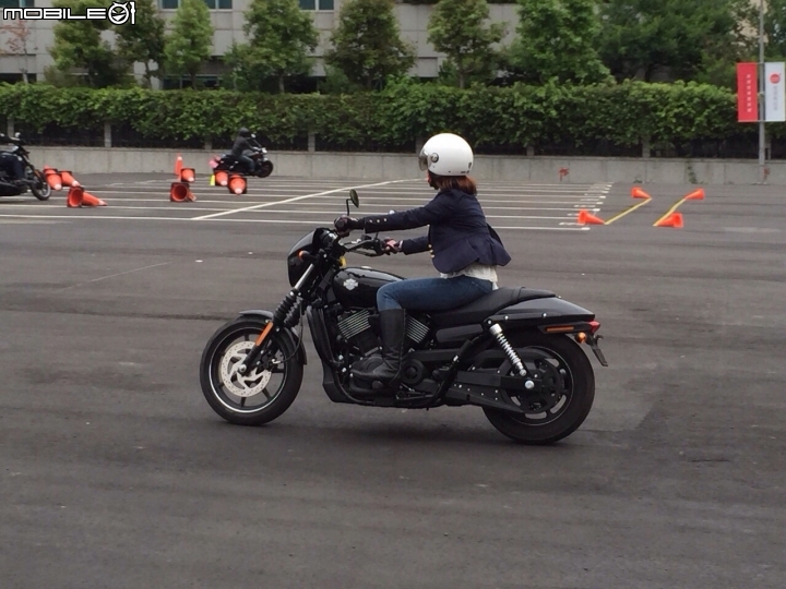 哈雷750 街車試乘