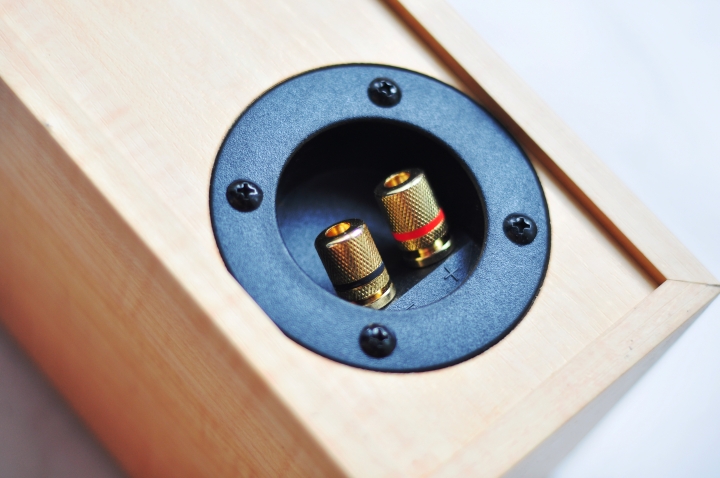 (開箱)新基音學XES-Z1 數位擴大機 + Smart 2 Plus喇叭