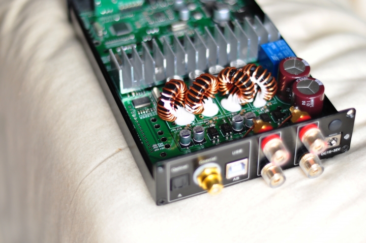 (開箱)新基音學XES-Z1 數位擴大機 + Smart 2 Plus喇叭