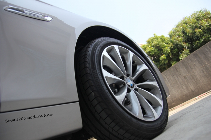 F10  520i（ Modern Line）_ 摩登我愛你