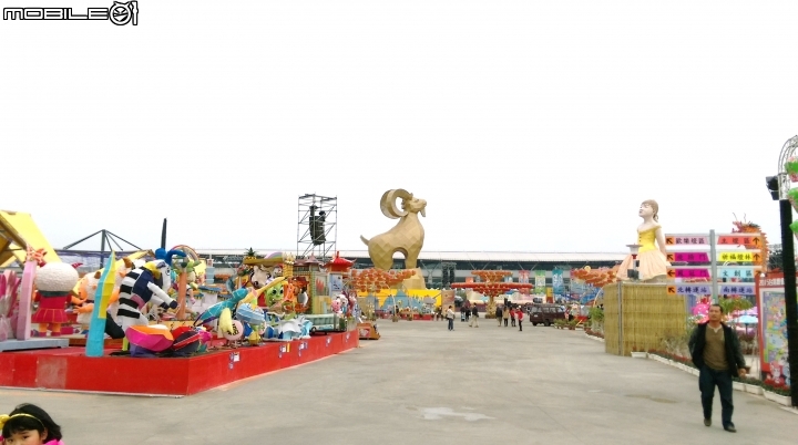 台中烏日燈區白天散步遊