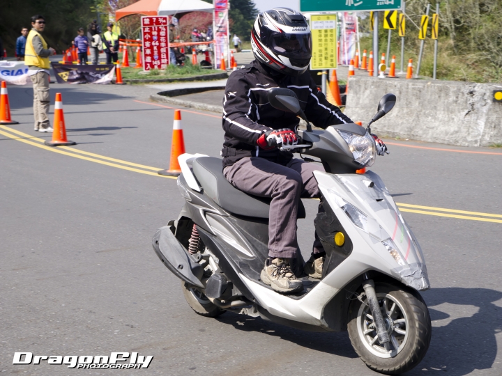 塔塔加巧遇測試車